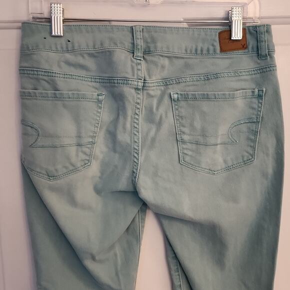 American Eagle Light Wash Jeans, 8 - Picture 7 of 9
